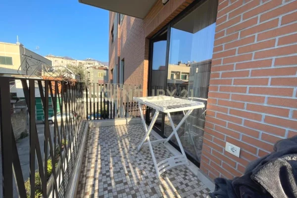 Shtepi me qera Apartament ne Tirane, 1+1, Mobilimi E mobiluar, Pagesa 600  Euro.