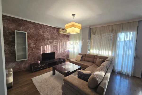 Shtepi me qera Apartament ne Tirane, 2+1, Mobilimi E mobiluar, Pagesa 850  Euro.