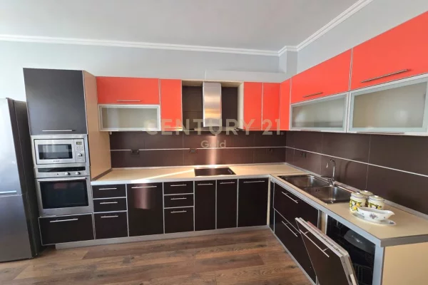 Shtepi me qera Apartament ne Tirane, 2+1, Mobilimi E mobiluar, Pagesa 850  Euro.