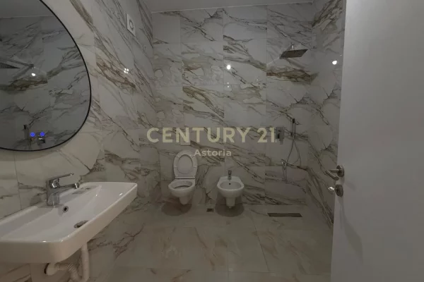 Shtepi me qera Apartament ne Tirane, 2+1, Mobilimi E mobiluar, Pagesa 650  Euro.