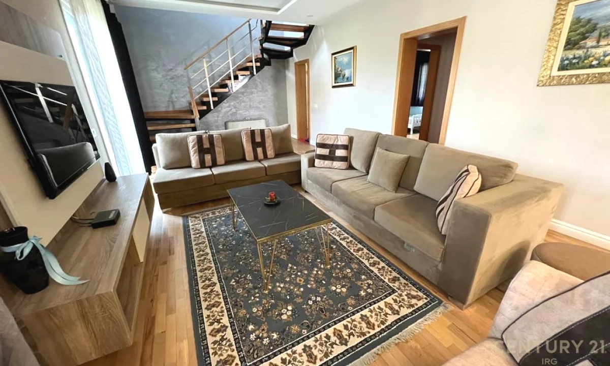 Shtepi me qera Apartament ne Tirane, 5+1, Mobilimi E mobiluar, Pagesa 1,000  Euro.