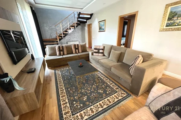 House for Rent 5+1 in Tirana - 1,000 Euro