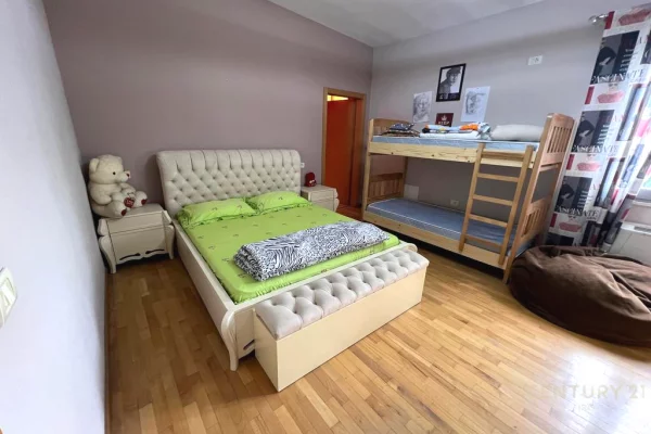 Shtepi me qera Apartament ne Tirane, 5+1, Mobilimi E mobiluar, Pagesa 1,000  Euro.