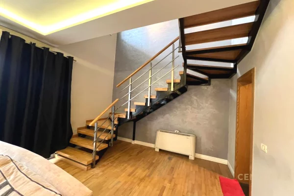 Shtepi me qera Apartament ne Tirane, 5+1, Mobilimi E mobiluar, Pagesa 1,000  Euro.