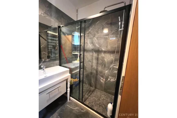 Shtepi me qera Apartament ne Tirane, 5+1, Mobilimi E mobiluar, Pagesa 1,000  Euro.