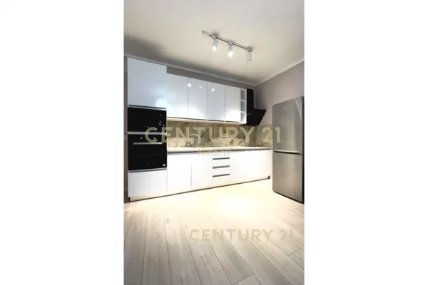 Shtepi me qera Apartament ne Tirane, 1+1, Mobilimi E mobiluar, Pagesa 530  Euro.