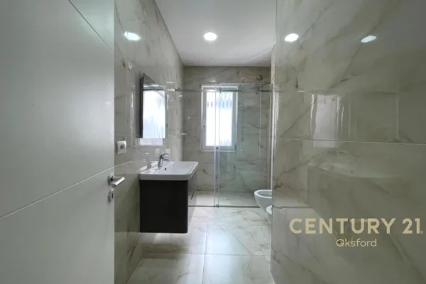 Shtepi me qera Apartament ne Tirane, 2+1, Mobilimi E mobiluar, Pagesa 1,000  Euro.