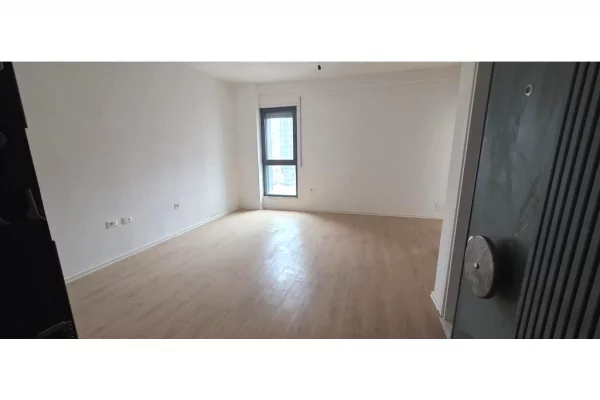 Shtepi ne shitje Apartament ne Tirane, 1+1, Mobilimi Bosh, pa mobiluar, Pagesa 129,600  Euro.