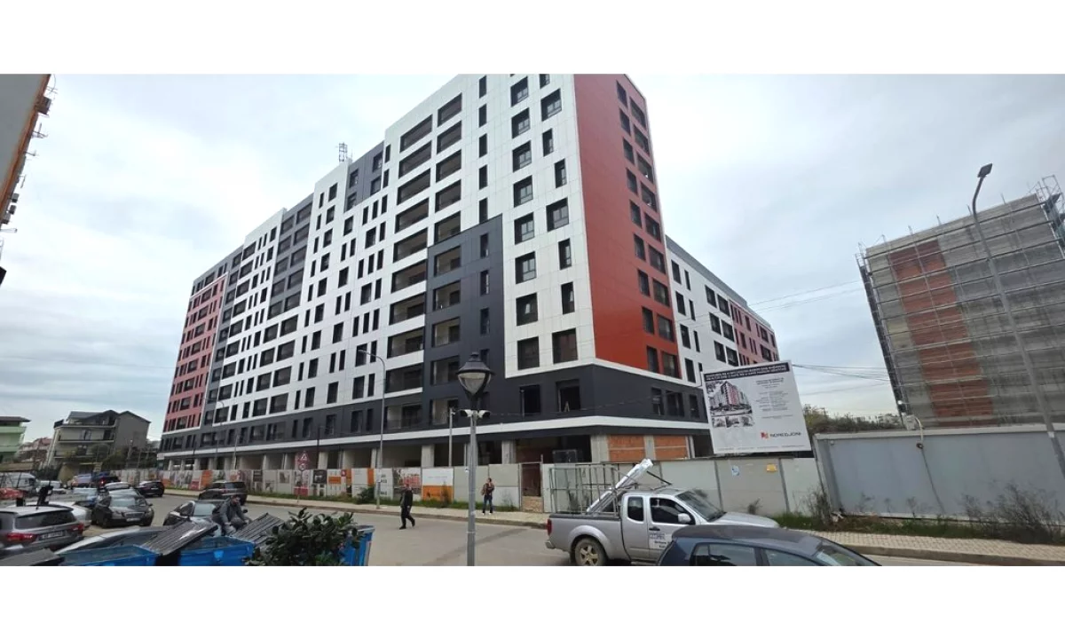 Shtepi ne shitje Apartament ne Tirane, 1+1, Mobilimi Bosh, pa mobiluar, Pagesa 129,600  Euro.