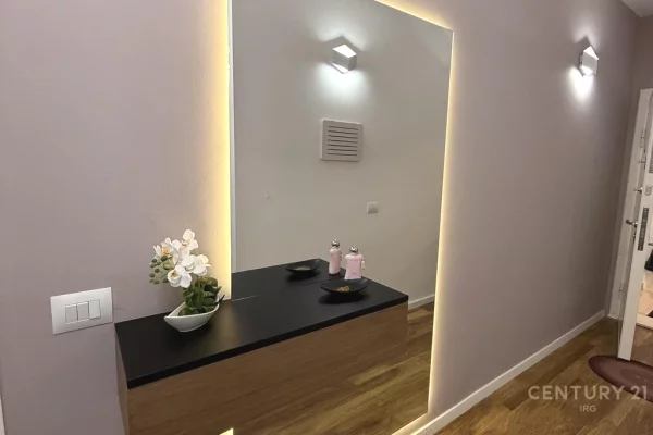Shtepi me qera Apartament ne Tirane, 1+1, Mobilimi E mobiluar, Pagesa 880  Euro.