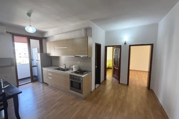 Appartamento in vendita a Valona 1+1, Arredato