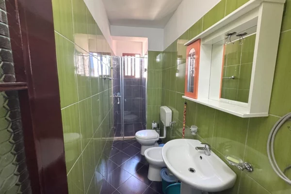 Appartamento in vendita a Valona 1+1, Arredato