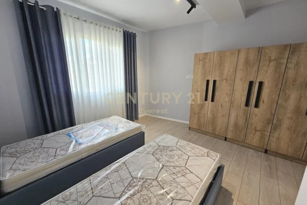 Shtepi ne shitje Apartament ne Tirane, 2+1, Mobilimi E mobiluar, Pagesa 250,000  Euro.