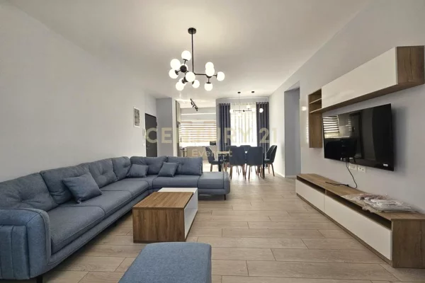 Shtepi ne shitje Apartament ne Tirane, 2+1, Mobilimi E mobiluar, Pagesa 250,000  Euro.