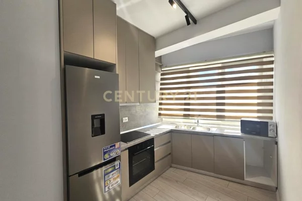 Shtepi ne shitje Apartament ne Tirane, 2+1, Mobilimi E mobiluar, Pagesa 250,000  Euro.