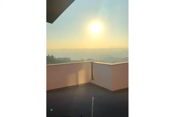 Shtepi ne shitje Apartament ne Tirane, 3+1, Mobilimi Bosh, pa mobiluar, Pagesa 193,000  Euro.