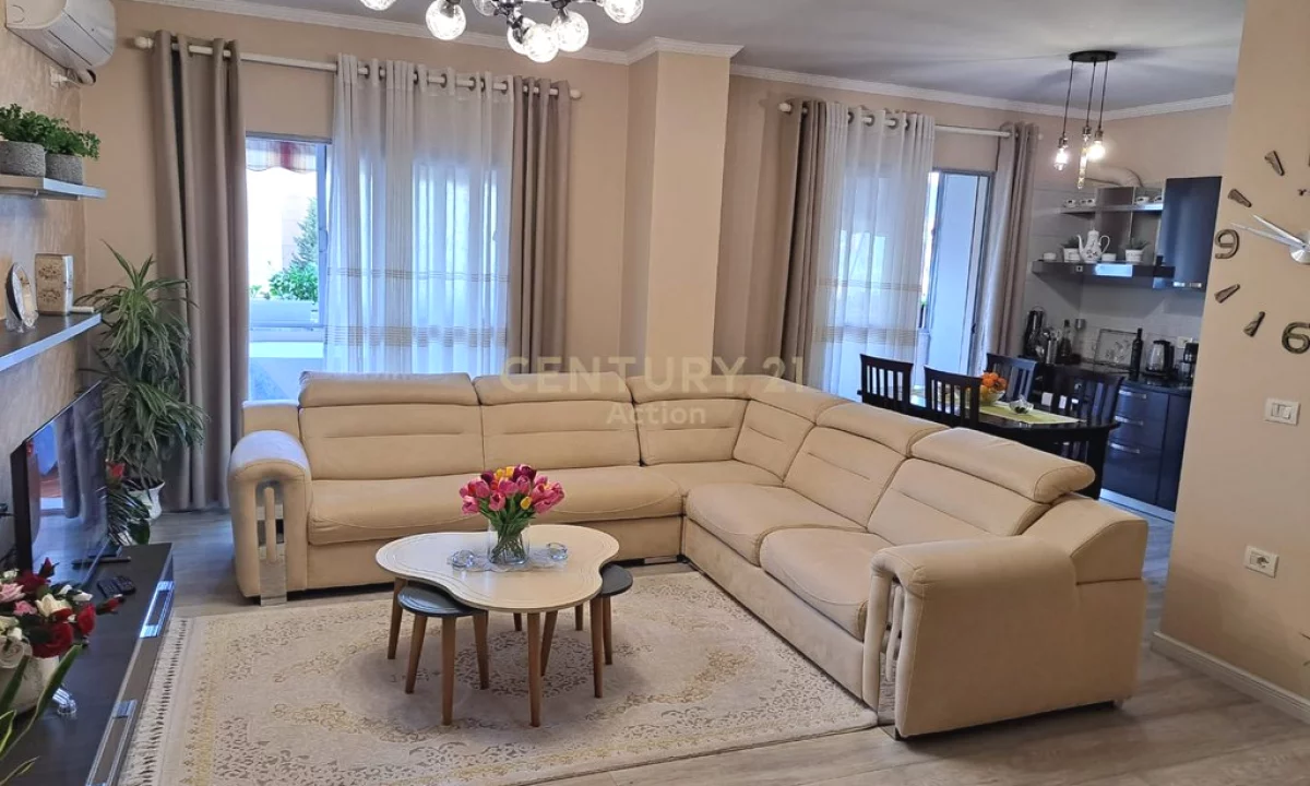 Shtepi ne shitje Apartament ne Tirane, 2+1, Mobilimi E mobiluar, Pagesa 125,000  Euro.