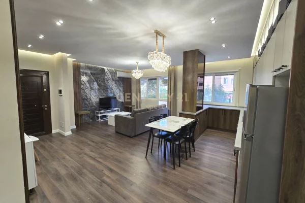 Shtepi me qera Apartament ne Tirane, 2+1, Mobilimi E mobiluar, Pagesa 550  Euro.