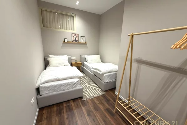 Shtepi ne shitje Apartament ne Tirane, 2+1, Mobilimi E mobiluar, Pagesa 190,000  Euro.