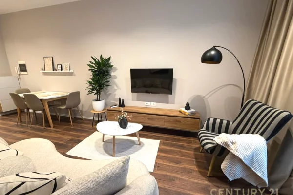 Shtepi ne shitje Apartament ne Tirane, 2+1, Mobilimi E mobiluar, Pagesa 190,000  Euro.