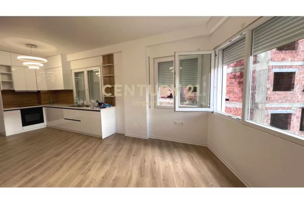 Shtepi me qera Apartament ne Tirane, 2+1, Mobilimi E mobiluar, Pagesa 500  Euro.