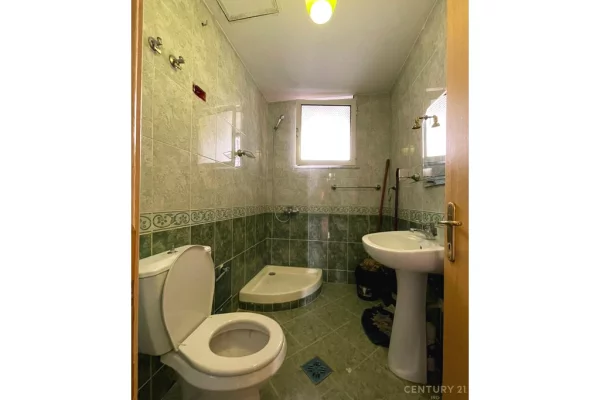 Shtepi me qera Apartament ne Tirane, 2+1, Mobilimi E mobiluar, Pagesa 700  Euro.