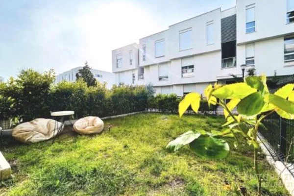 Shtepi ne shitje Apartament ne Durres, 1+1, Mobilimi E mobiluar, Pagesa 250,000  Euro.