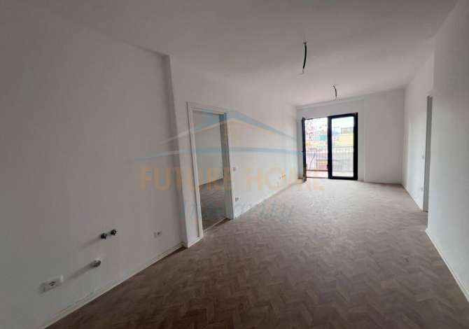 Shitet, Apartament 1+1, Rruga 5 Maji Informacion mbi apartamentin: • Siperfaqja e apartamentit (neto