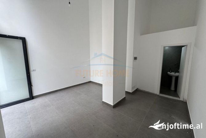 Qira, Ambient Biznesi, Rr. "Myslym Shyri"