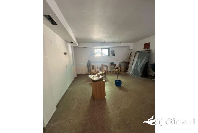 Qira, Ambient biznesi, Rruga ‘‘Adem Jashari", Tirane 	