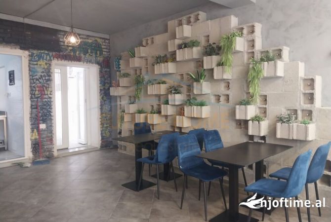 Ambiente Commerciale in Affitto 2+1 a Tirana - 2,300 Euro