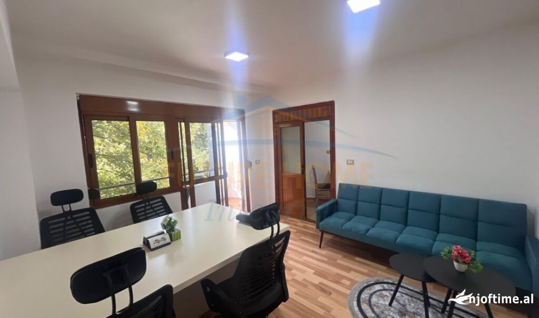 	Qera, Ambient per Zyra, Qender, Tirane.