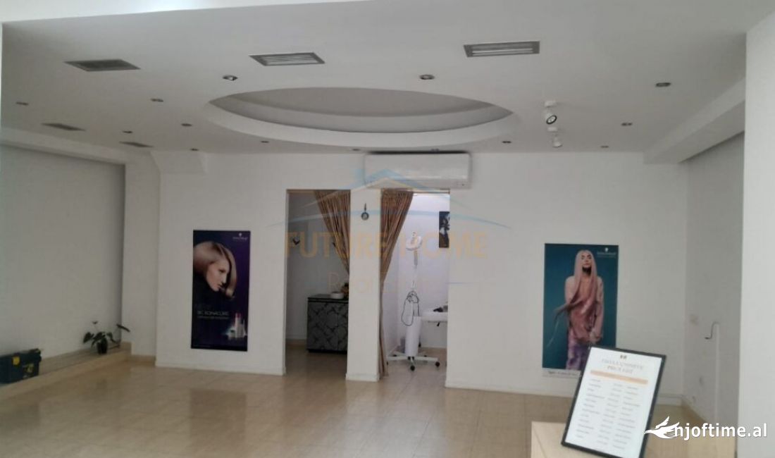 	Disponojme Ambient Biznesi, i cili ndodhet i pozicionuar ne Rrugen e Elbasanit.