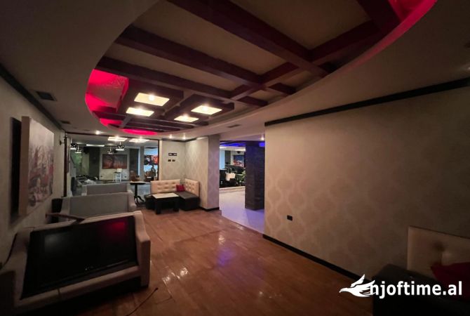 Ambiente Commerciale in Affitto 2+1 a Tirana - 950 Euro