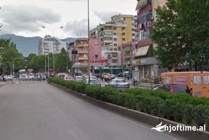 Ambiente Commerciale in Affitto 1+1 a Tirana - 1,200 Euro