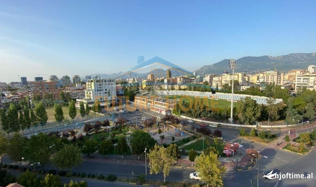 Qira, Ambient per zyra, Stadiumi Dinamo