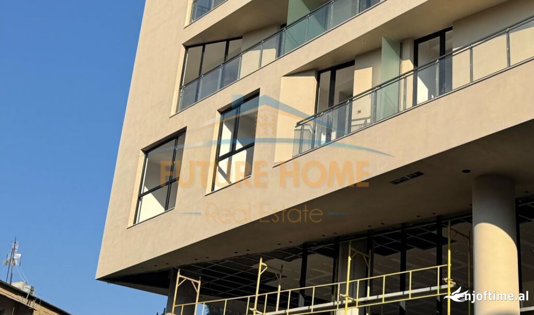 Shitet, Ambient Biznesi, Rruga Mine Peza, Tirane