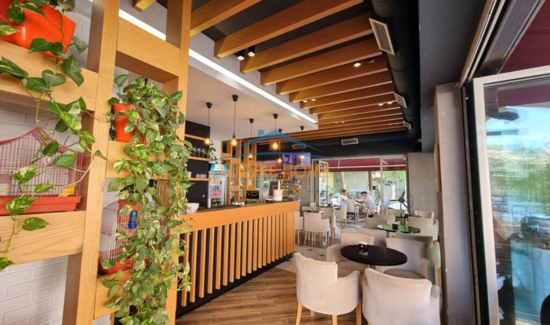 Shitet, Biznes, Bar Pasticeri Furre Buke, Rruga 5 Maj.