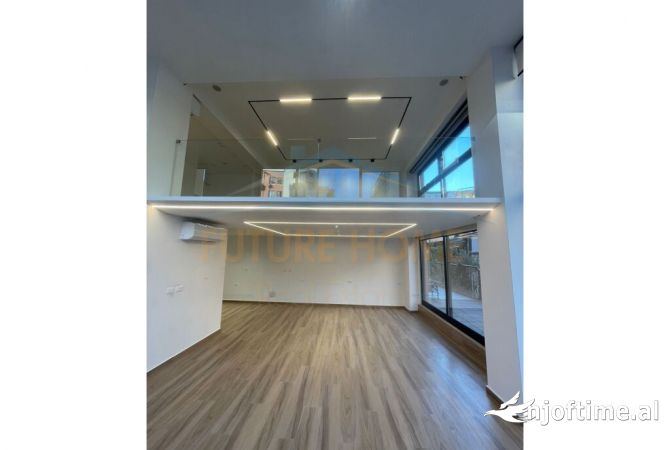 Ambiente Commerciale in Affitto 1+1 a Tirana - 900 Euro