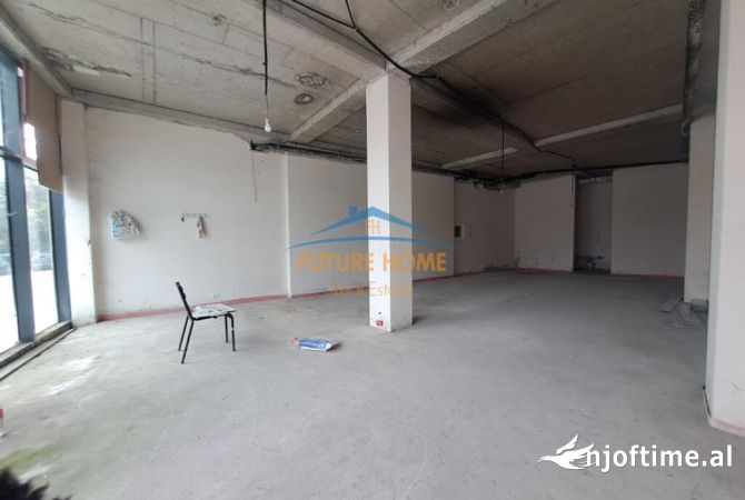 Ambiente Commerciale in Affitto 1+1 a Tirana - 2,500 Euro