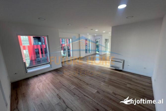 Ambiente Commerciale in Affitto 3+1 a Tirana - 2,300 Euro