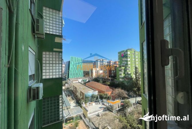 Ambiente Commerciale in Affitto 3+1 a Tirana - 1,300 Euro