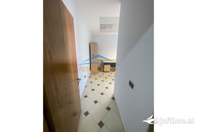 Qera, Ambient per zyre, Blloku, Tirane