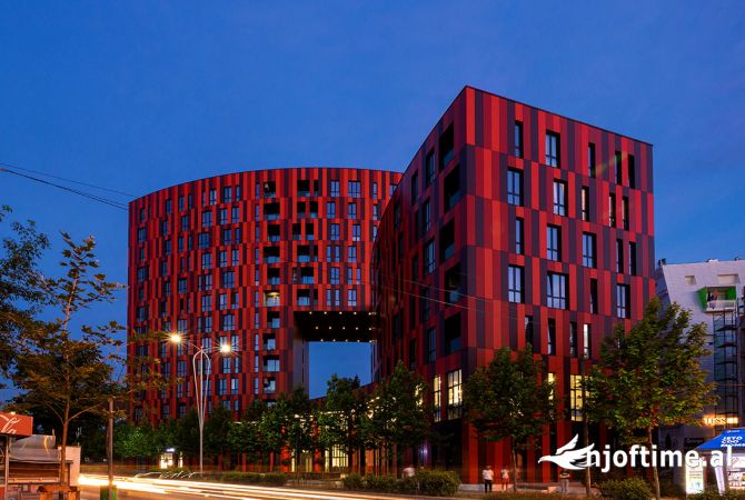 Ambiente Commerciale in Affitto 3+1 a Tirana - 2,500 Euro