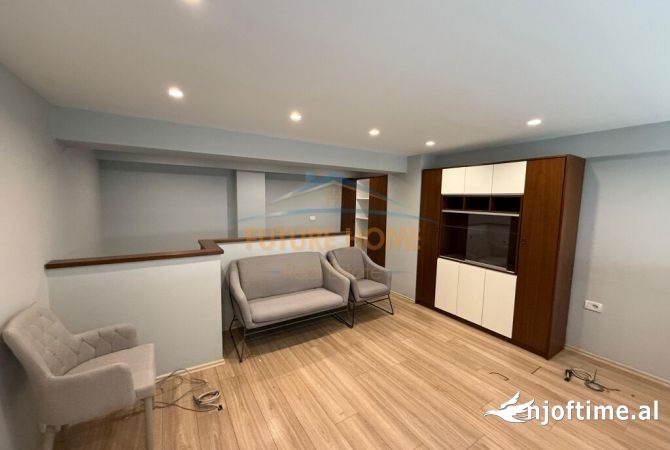 Shitet, Ambjent Biznesi, Komuna e Parisit, Tirane