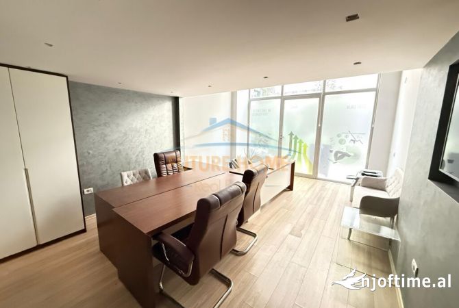 Shitet, Ambjent Biznesi, Komuna e Parisit, Tirane