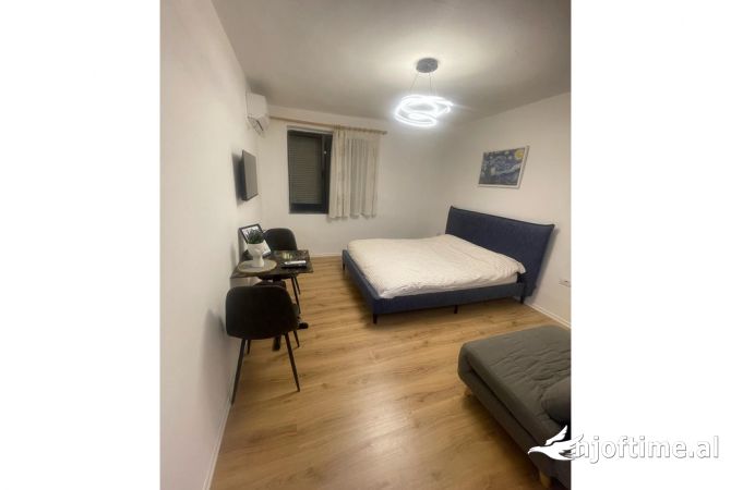 	Qera, Garsoniere, 21 Dhjetori