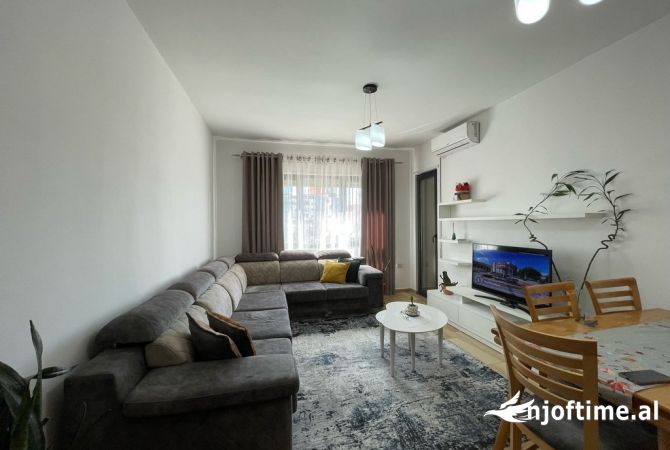 Makina me qera 2+1 ne Tirane - 800 Euro