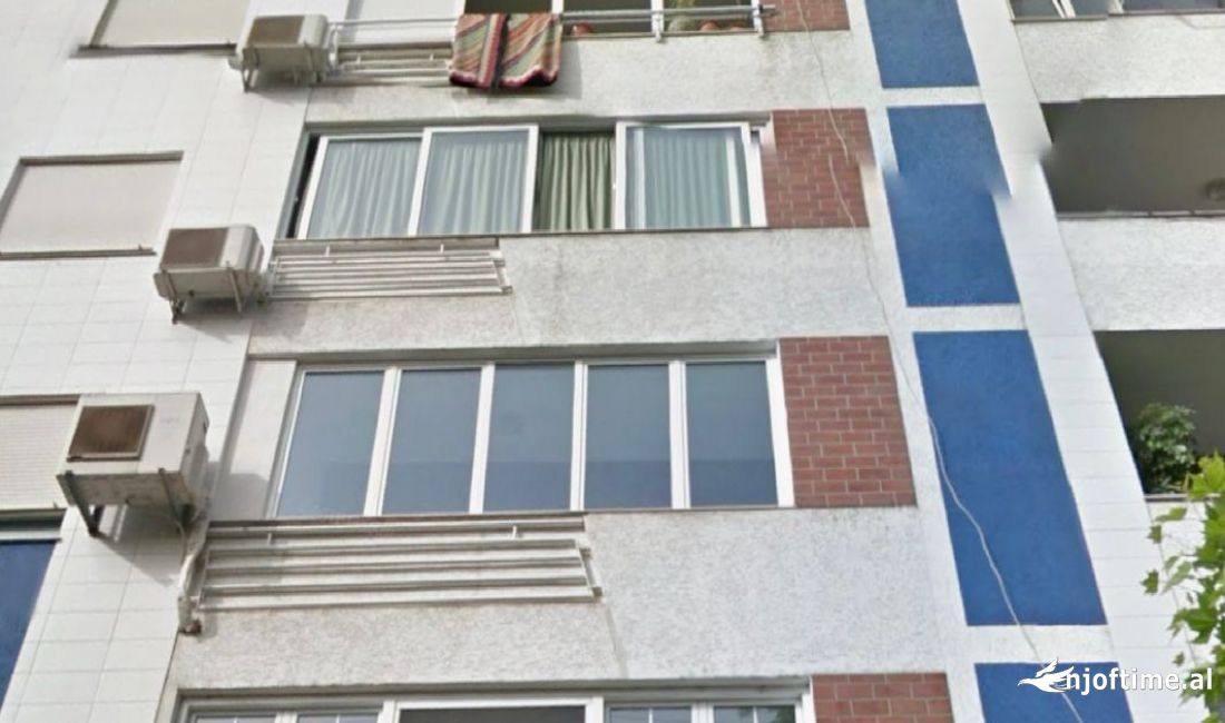 AMBIENT ME QERA TE MIHAL GRAMENO