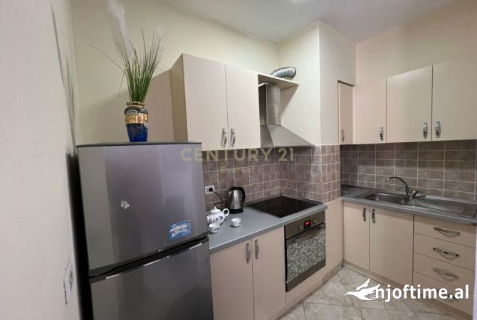 Shtepi me qera Apartament ne Tirane, Garsoniere, Mobilimi E mobiluar, Pagesa 500  Euro.